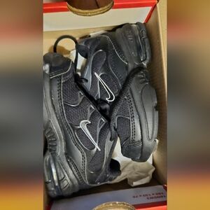 Nike Black Mesh and Leather Athletic Sneakers